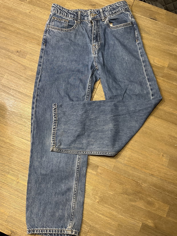 Weite Jeans Gr. 140