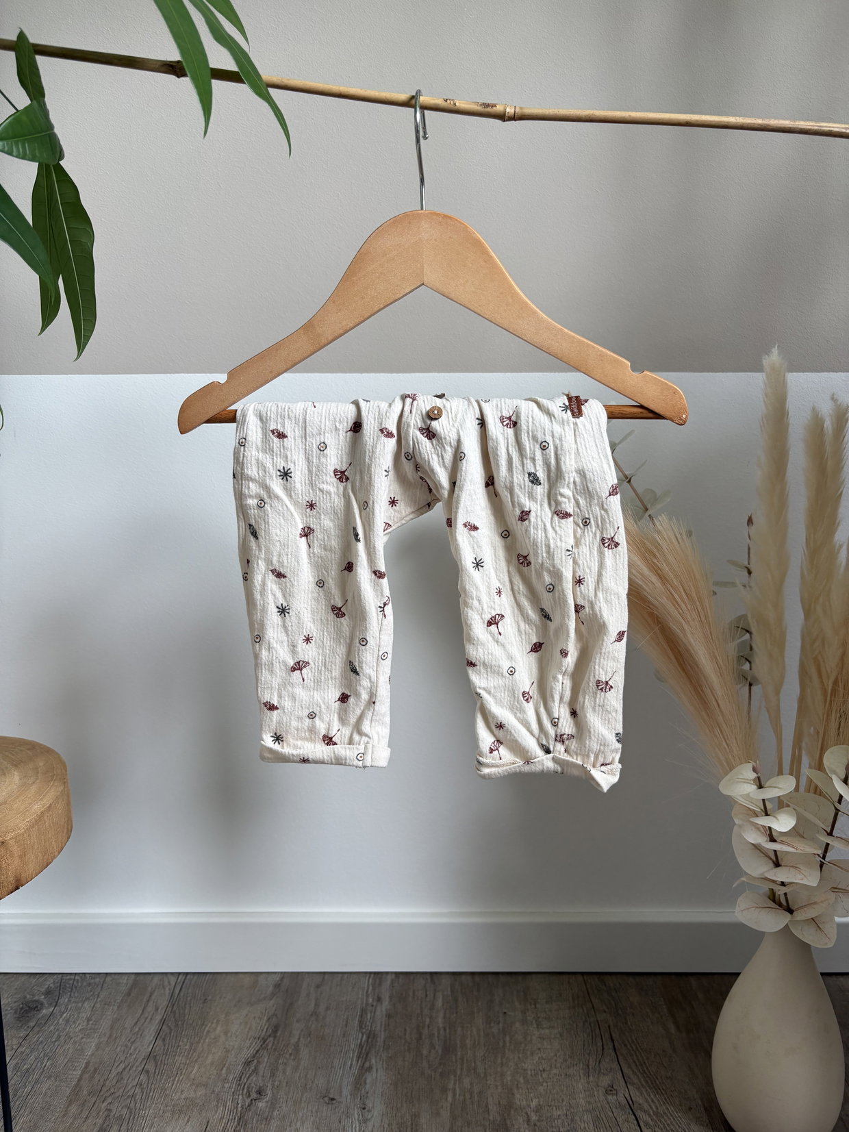 Lange, dünne Hose