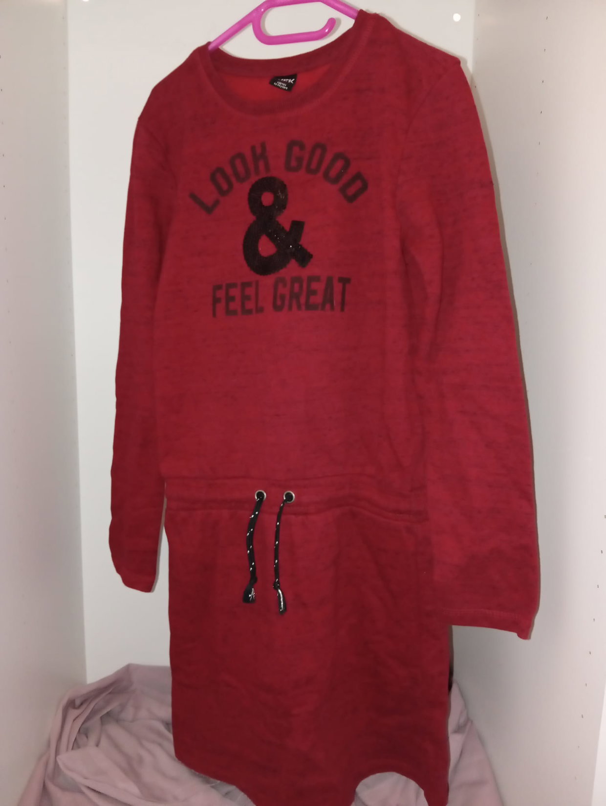 ❤️ Rotes Strickkleid mit Schriftzug – Gr. 158/164
