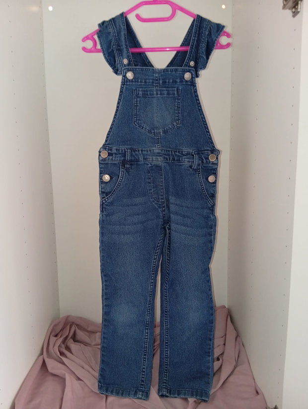 👖 Latzhose – Größe 110