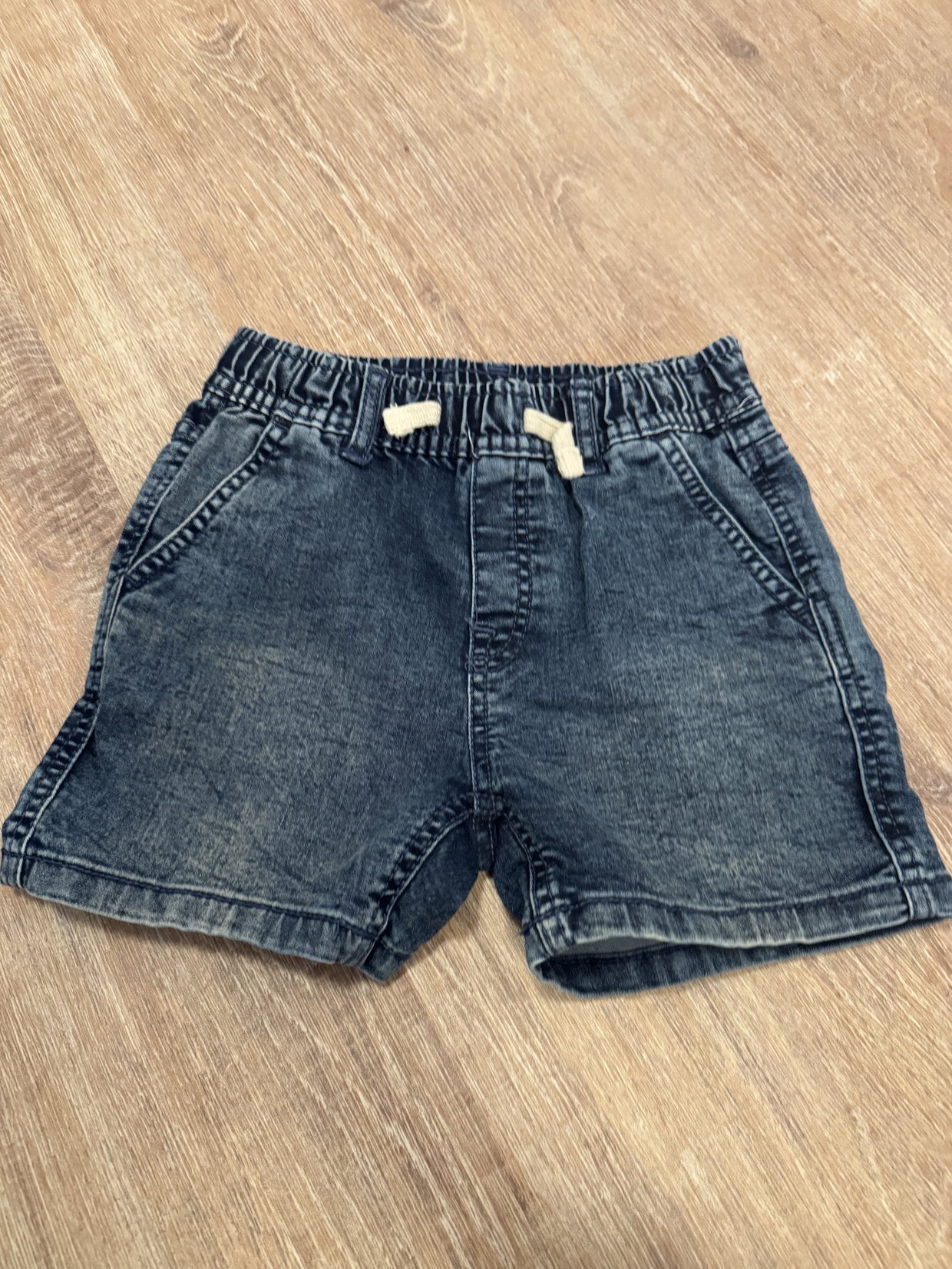 Kurze Jeanshose Gr. 122