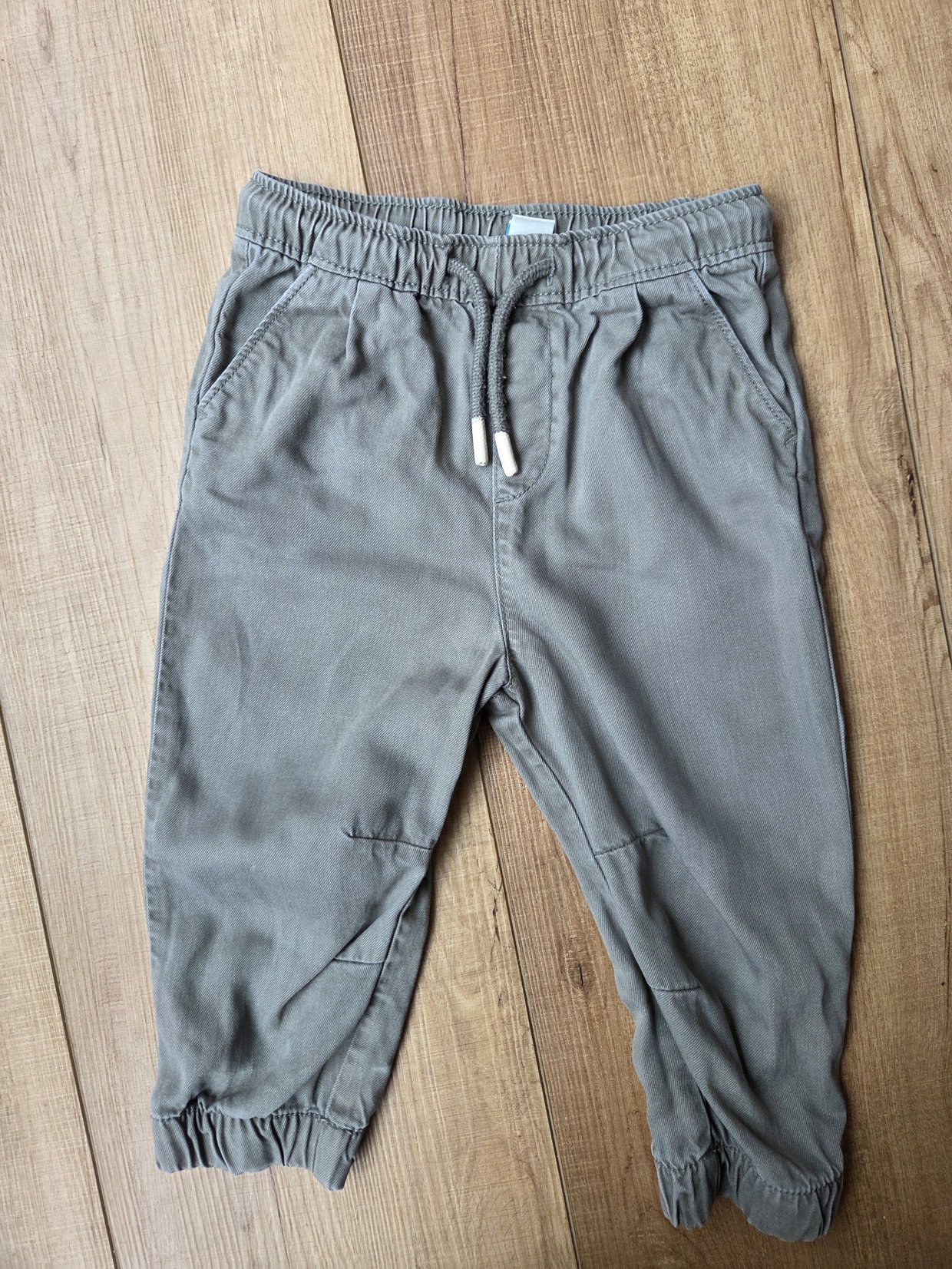 Hose Gr. 86 khaki 