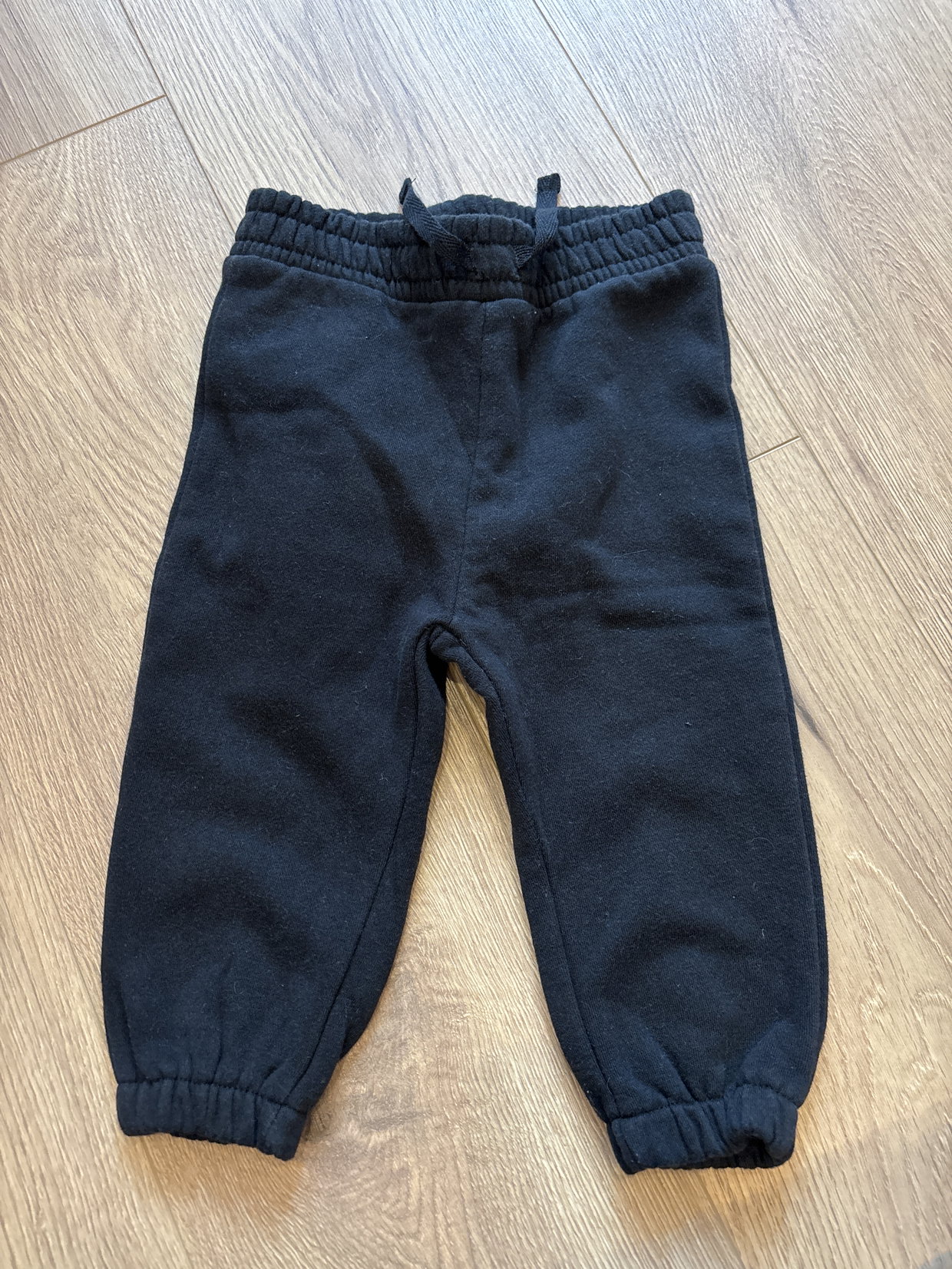 Schwarze Jogginghose 