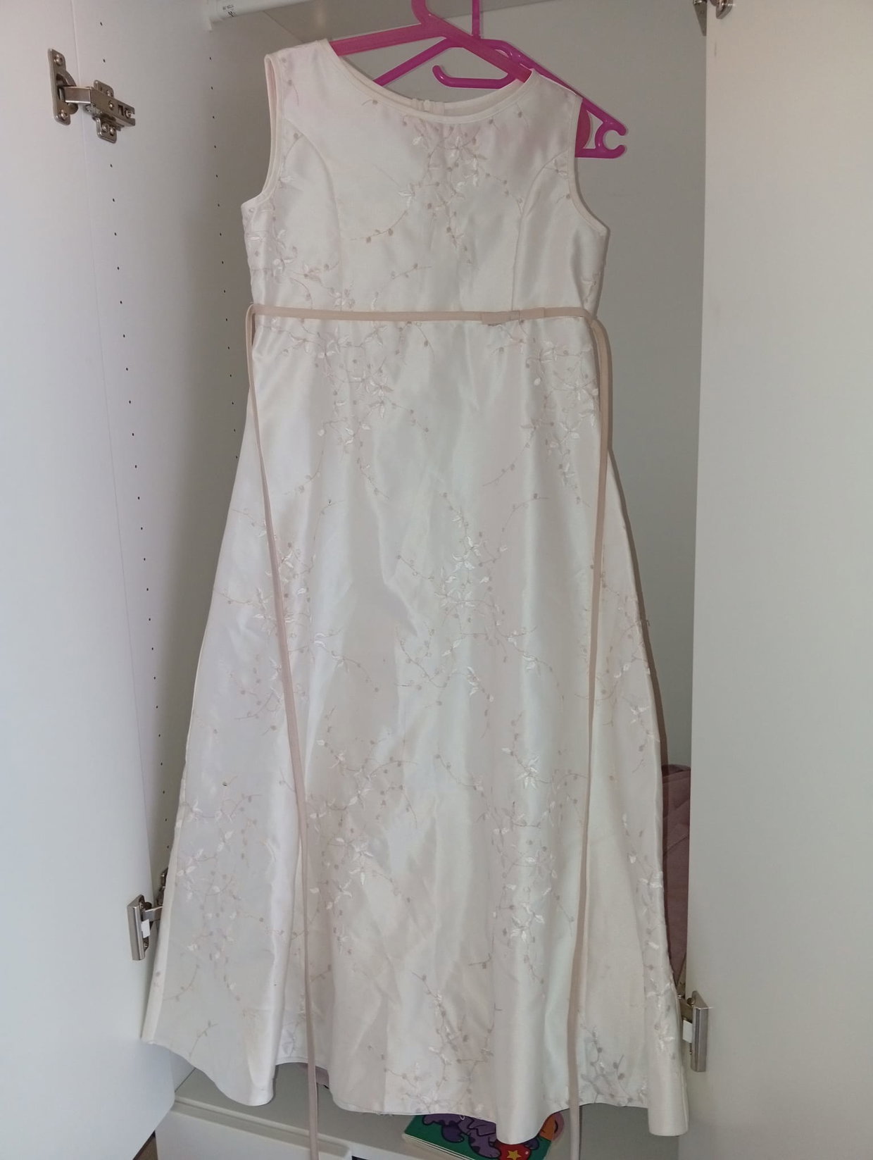 Festliches Blumenkleid in Creme 🤍🌸