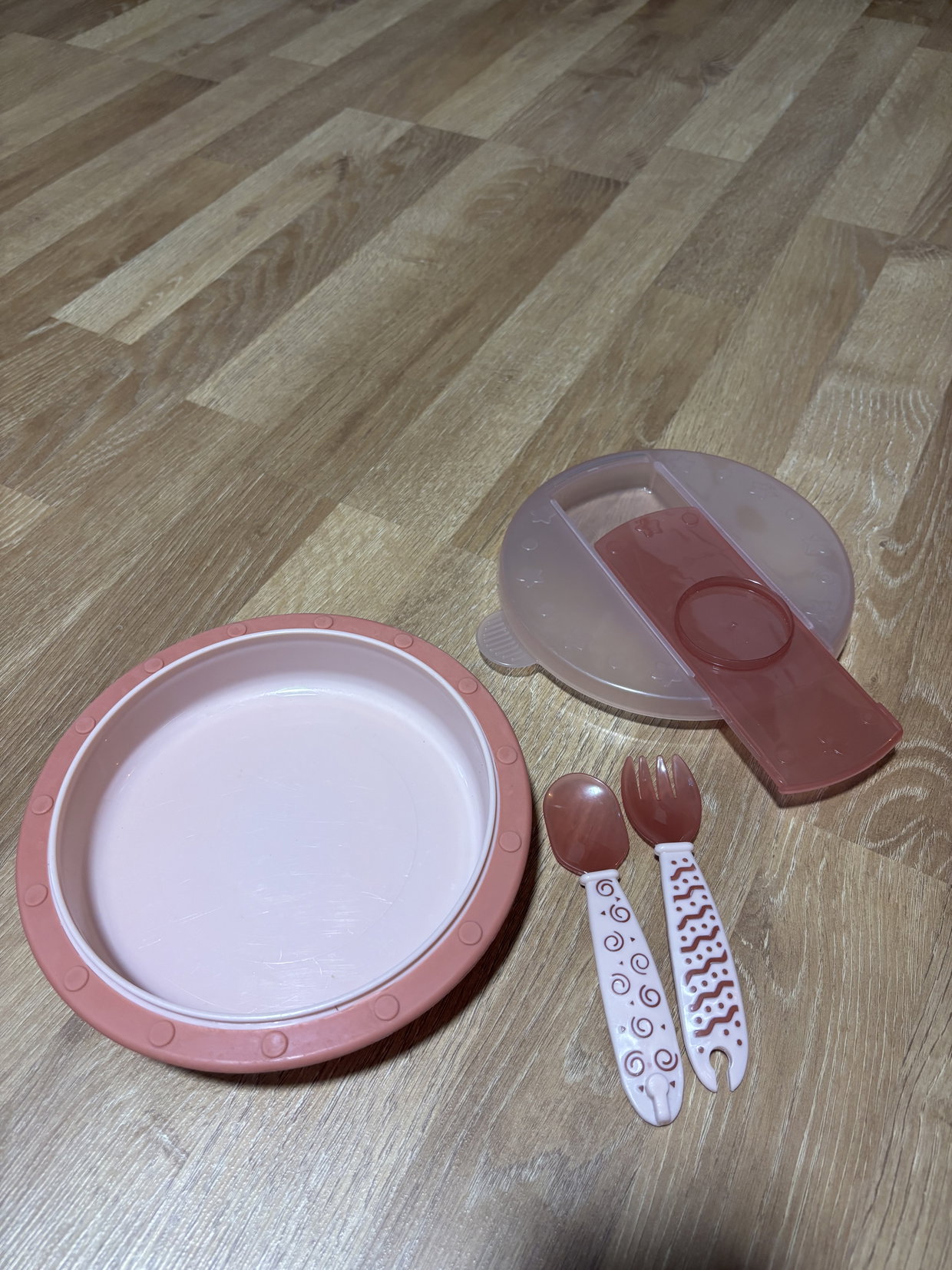 Kinderteller Deckel und Besteck 