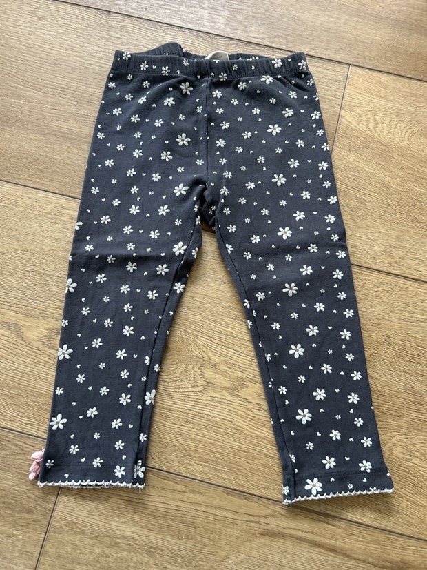 Hose grau geblümt 92