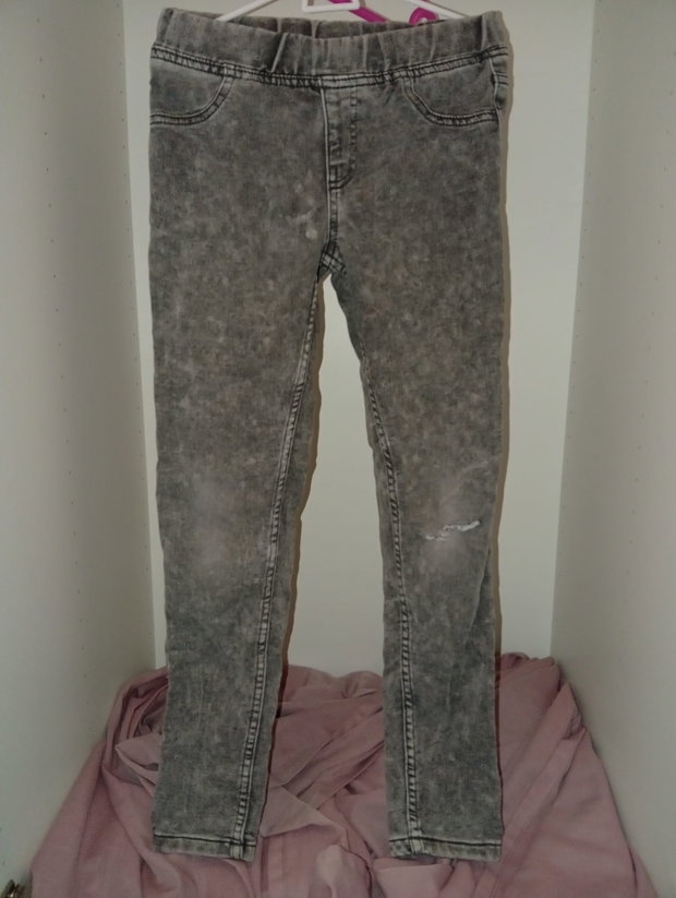 🩶 Graue Jeanshose – Gr. 146/152