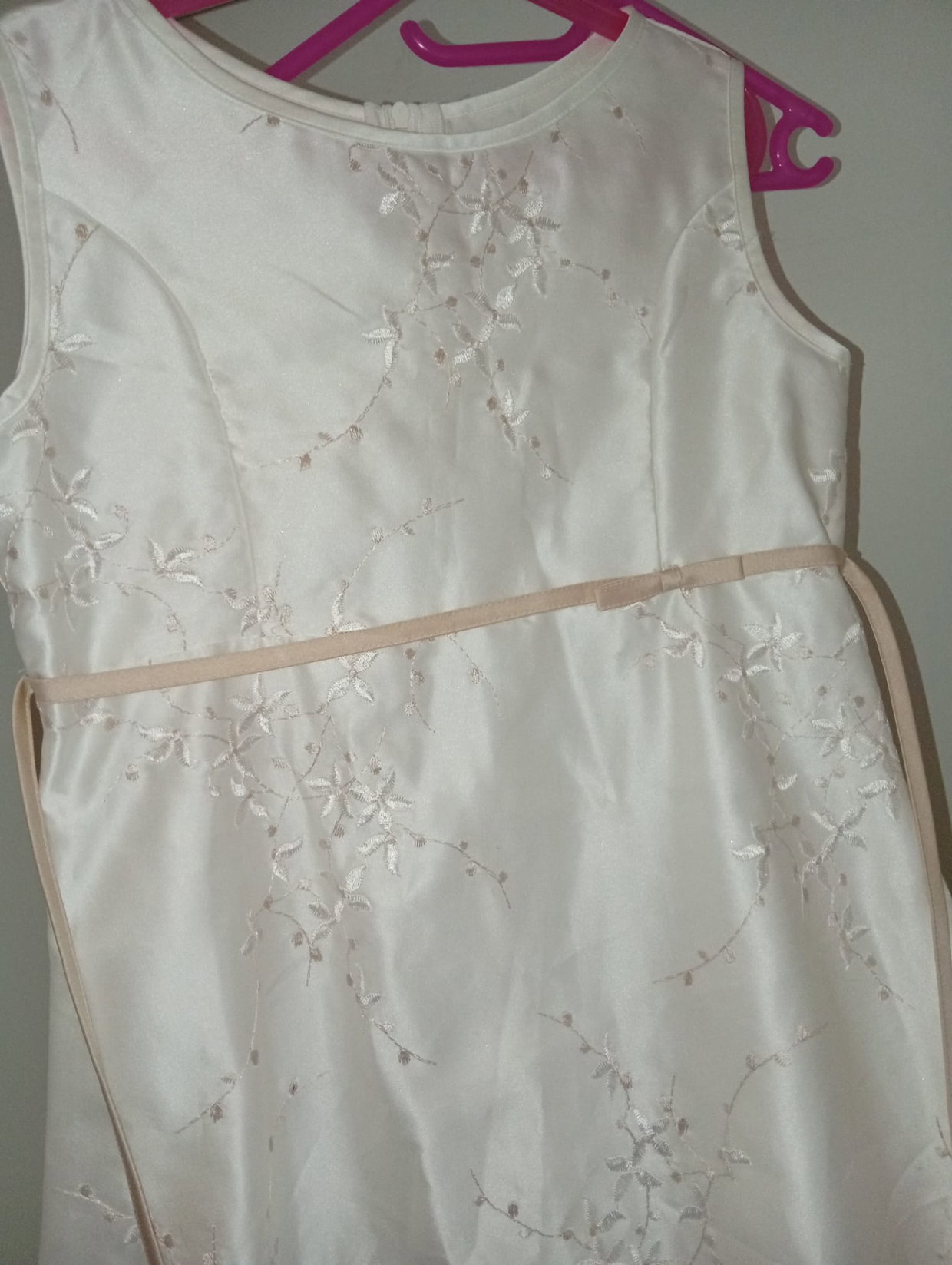 Festliches Blumenkleid in Creme 🤍🌸
