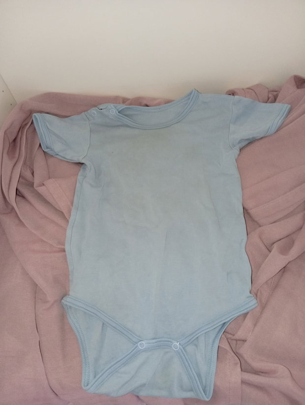 💙 Blauer Kurzarmbody – Gr. 98/104