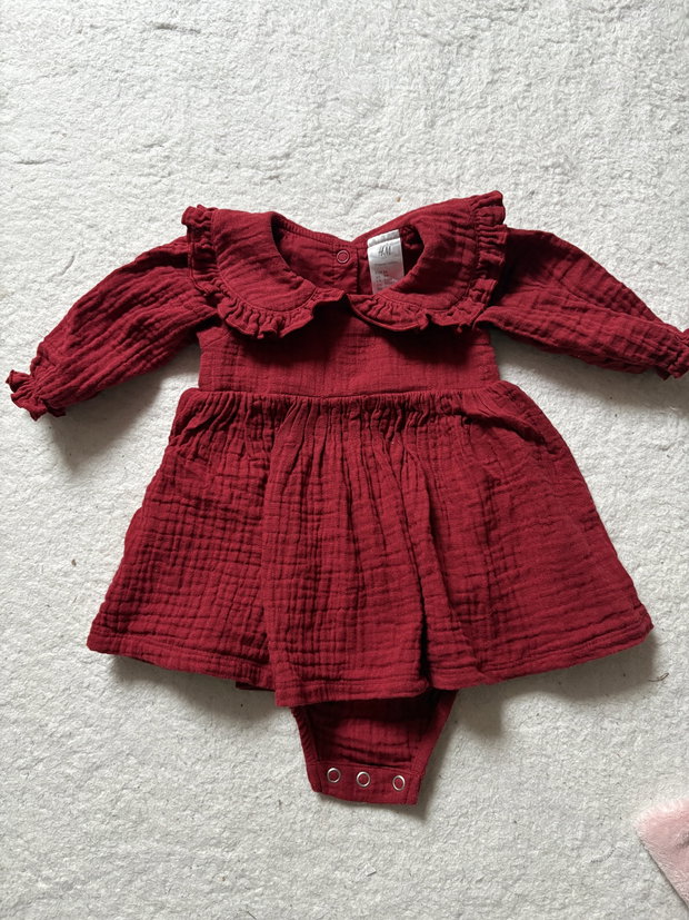 Rotes Kleid Body