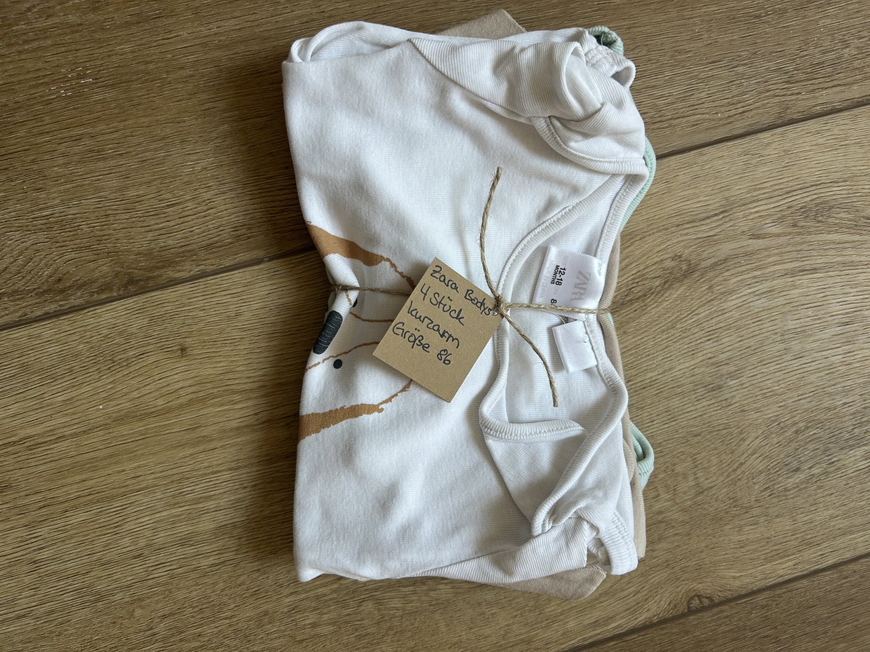 Zara Bodys 4 Stück 86