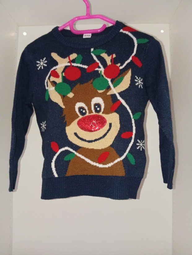 Kuscheliger Weihnachtspullover mit Rentier 🎄🦌
