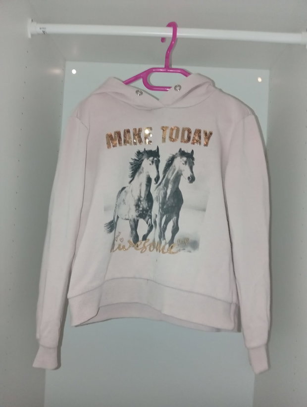 🐴 Hellrosa Hoodie mit Pferdemotiv – Gr. 134/140
