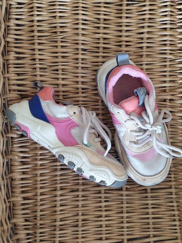 Sneaker ZARA 26