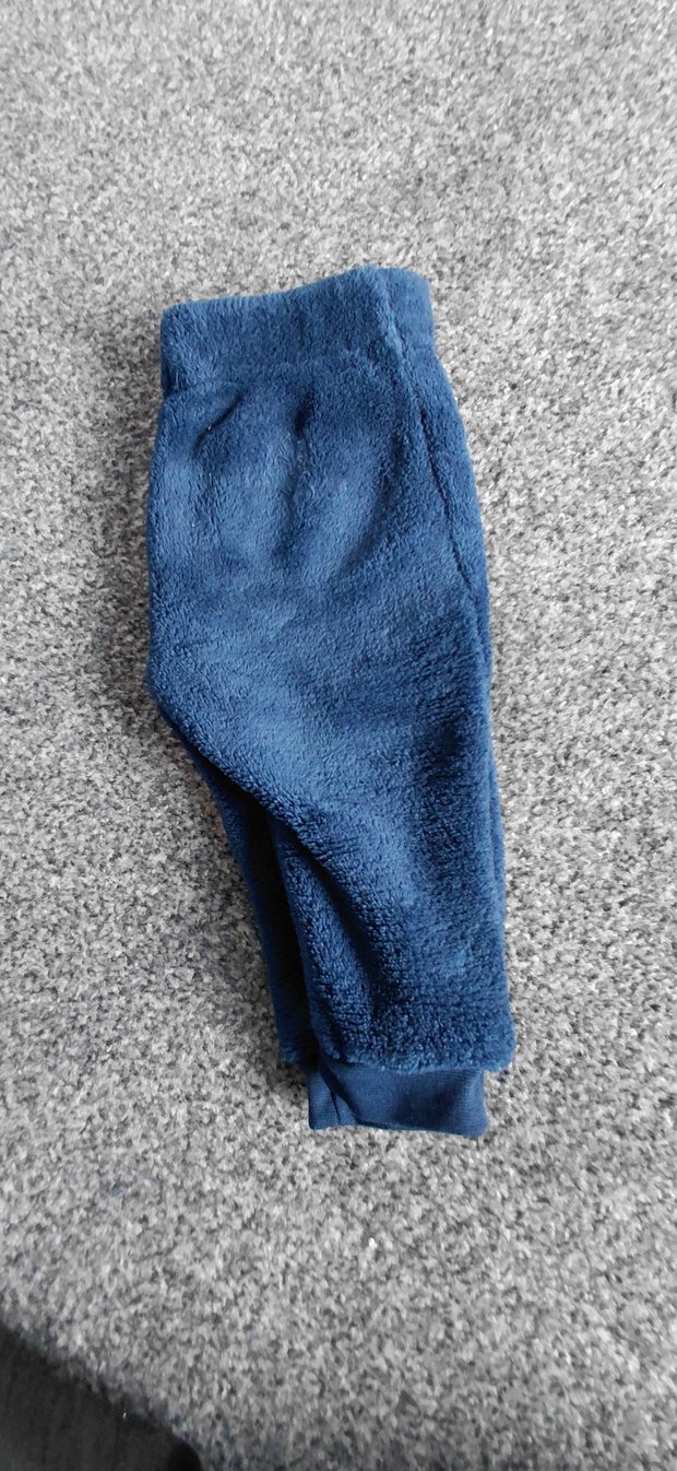 Blaue Teddyhose