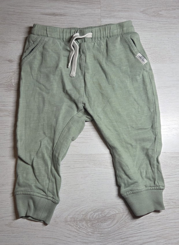 Jogginghose grün Gr. 86