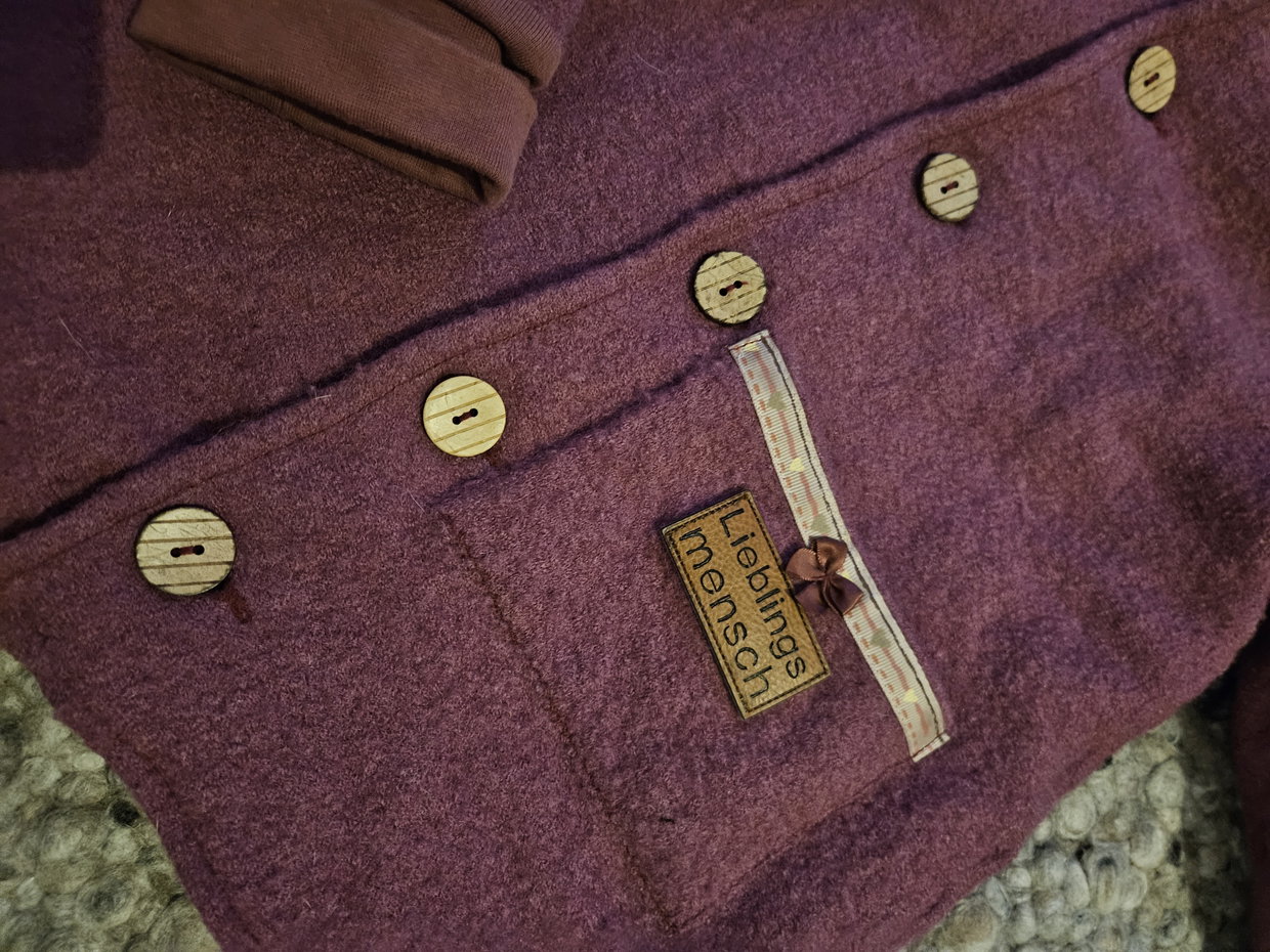 Walkjacke 110/116 bestickt Bär, Mauve