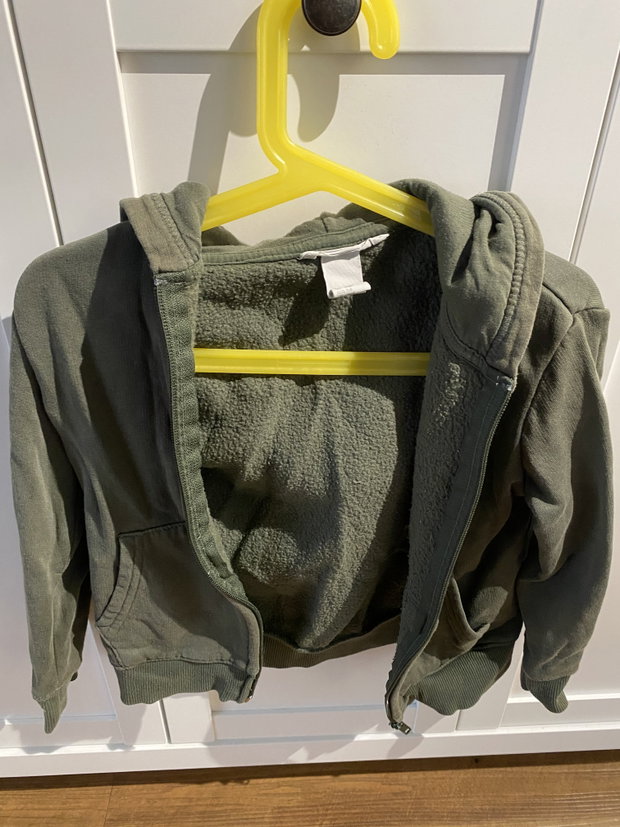 Sweatjacke olive Gr 110/116
