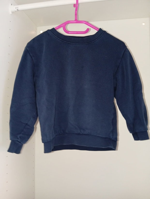 💙 Dunkelblauer dünner Pullover – Größe 104