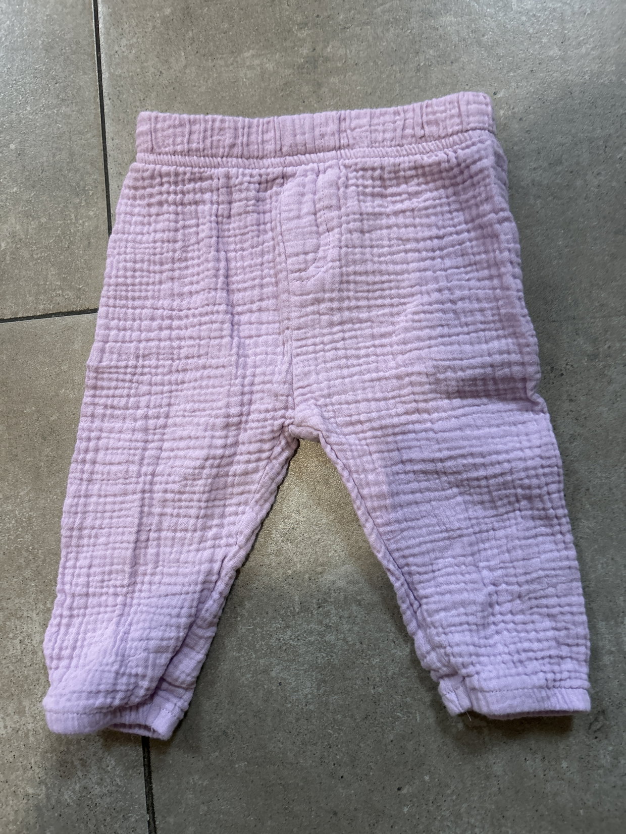 Musselinhose lila 