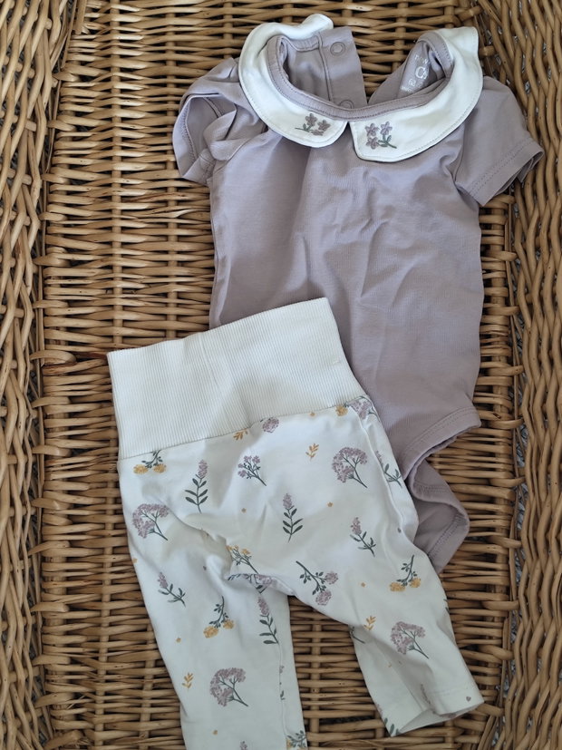 Süßes Set lila floral 62
