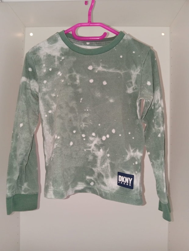 Grüner Pullover mit Punkten 💚