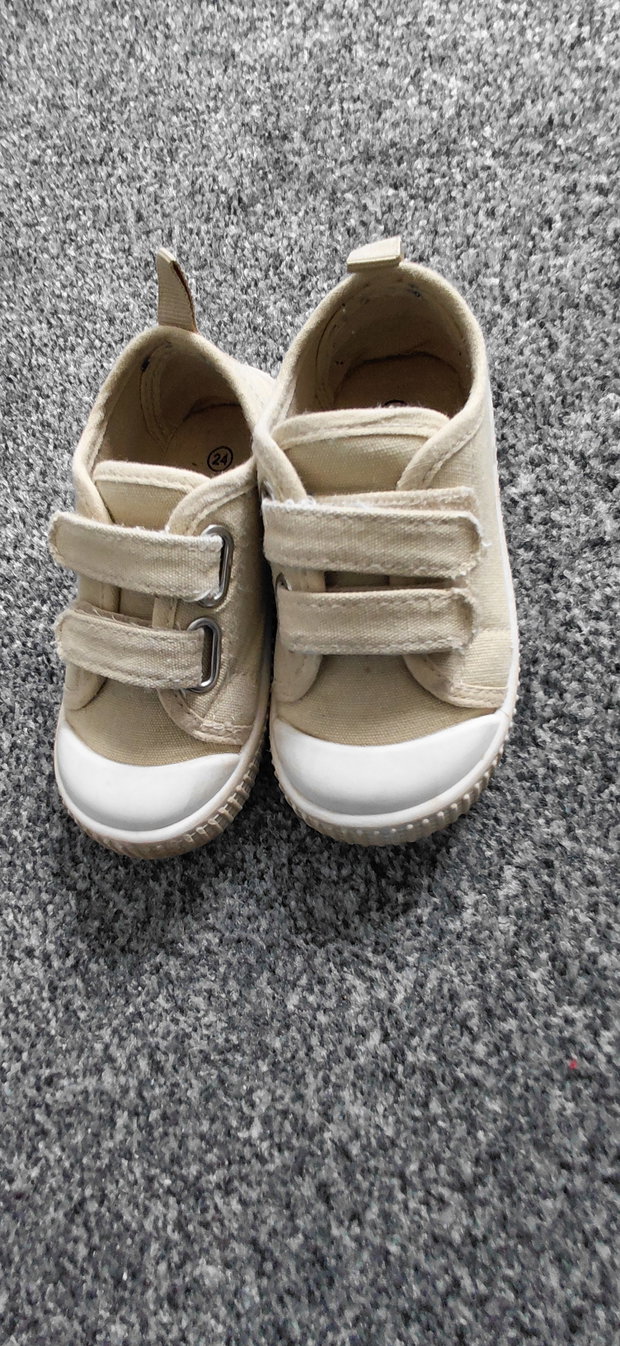 Beige Leinenschuhe