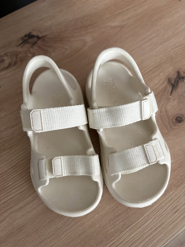 Sandalen Zara 