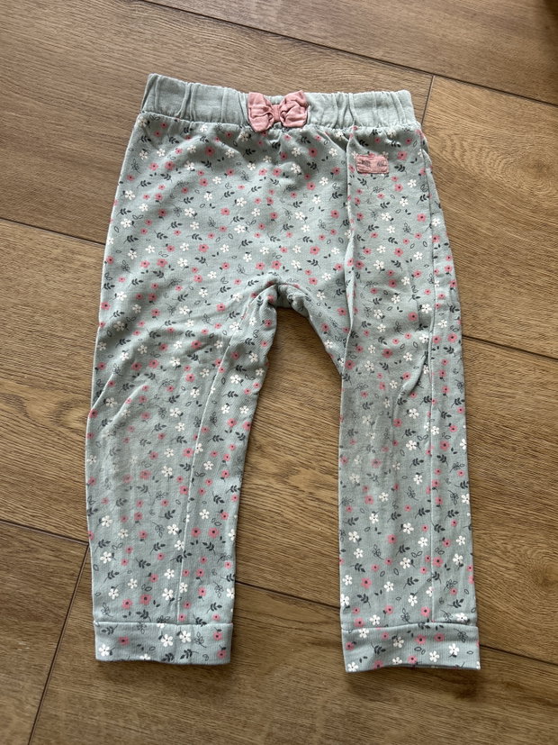Hose geblümt 86/92