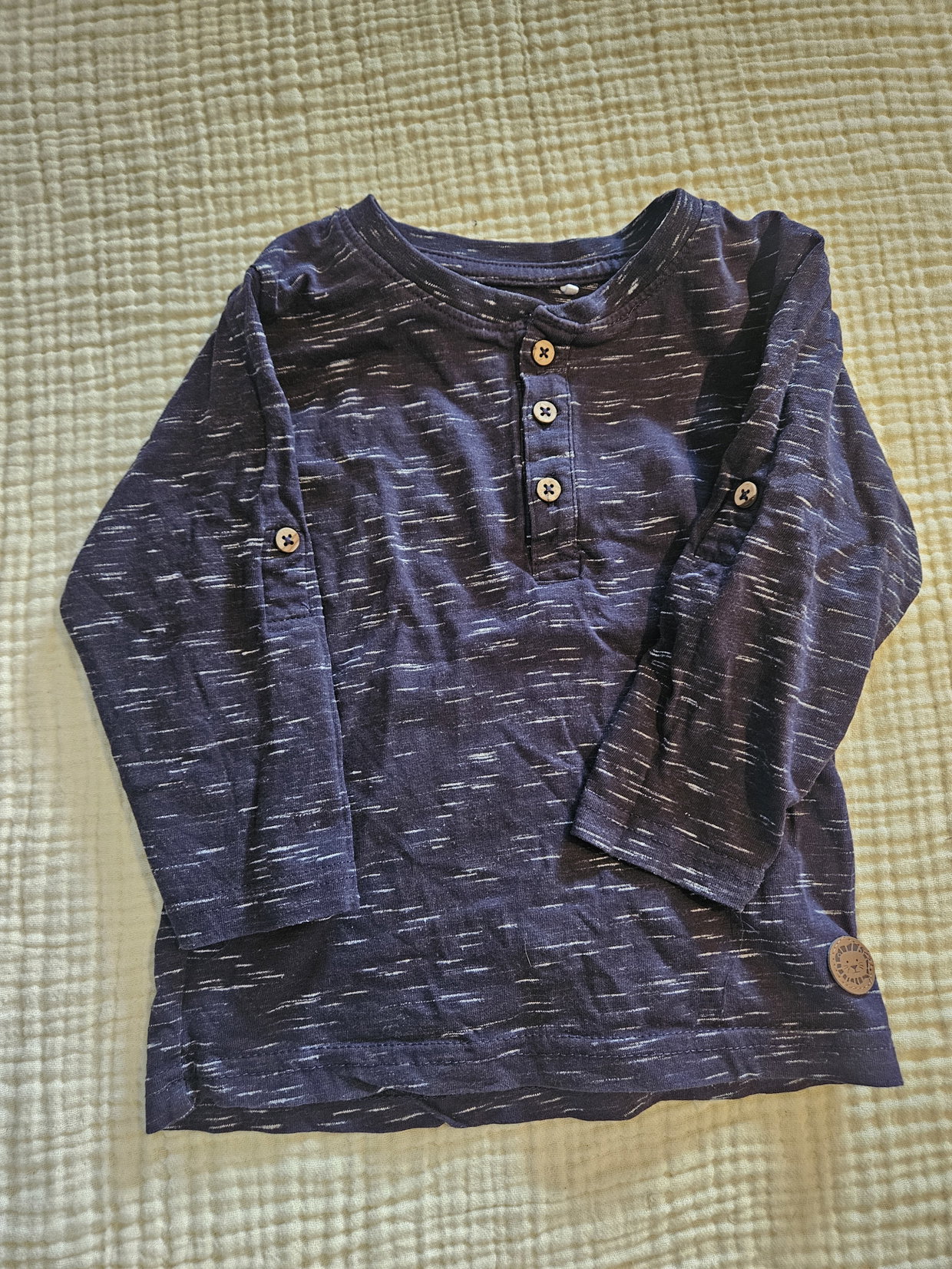 Sweatshirt mit Knöpfen