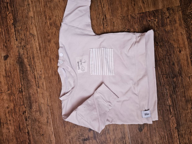 Handmade Langarmshirt beige mit streifentasche 56/62