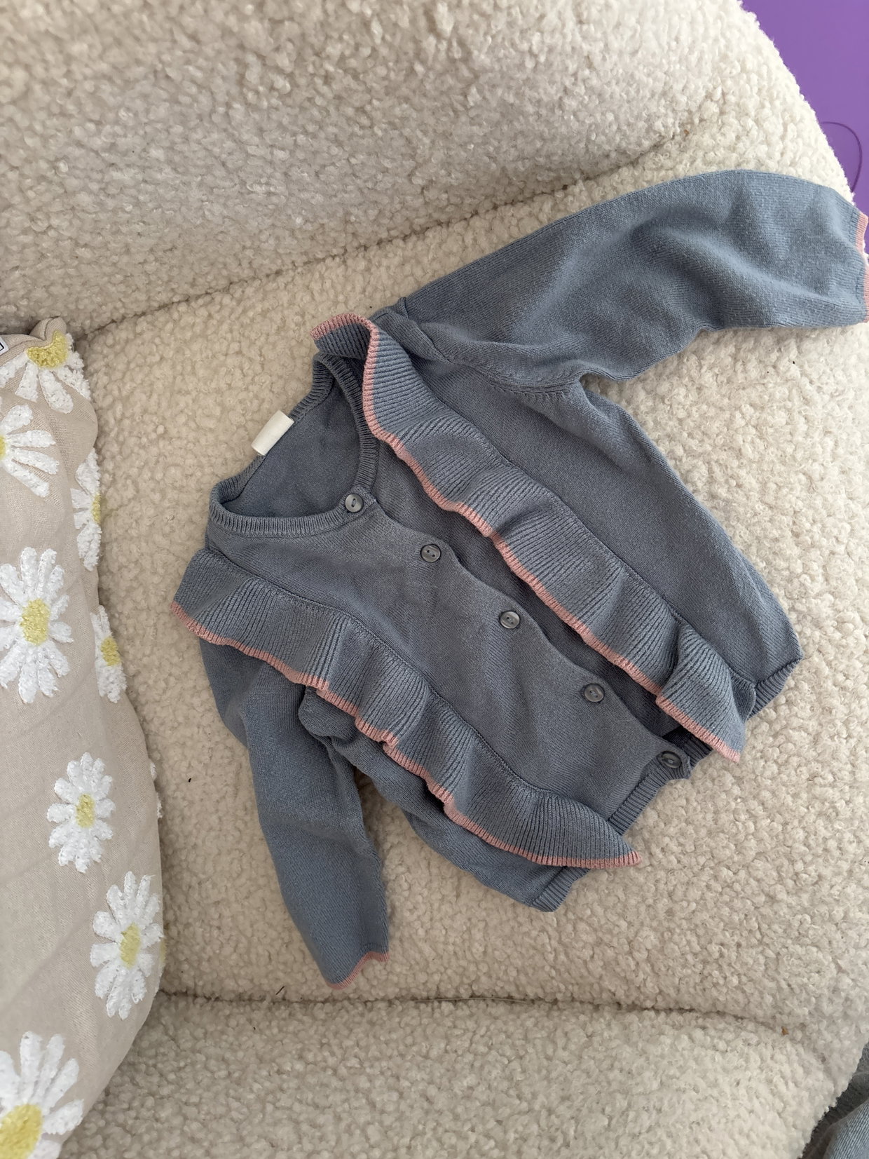 Strickjacke Rüschen 