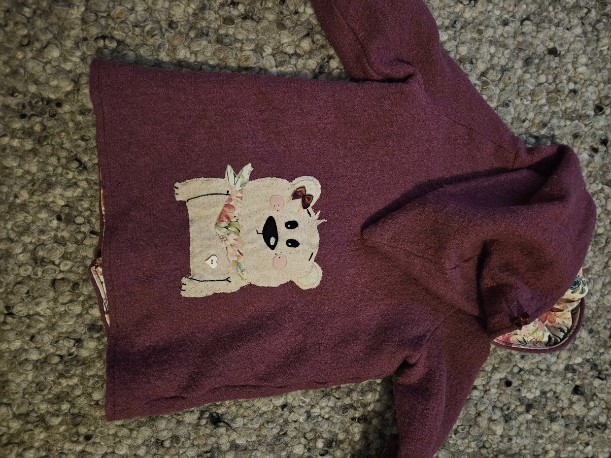 Walkjacke 110/116 bestickt Bär, Mauve