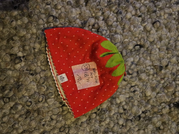Karls Erdbeerhof Mütze Erdbeere  68/74