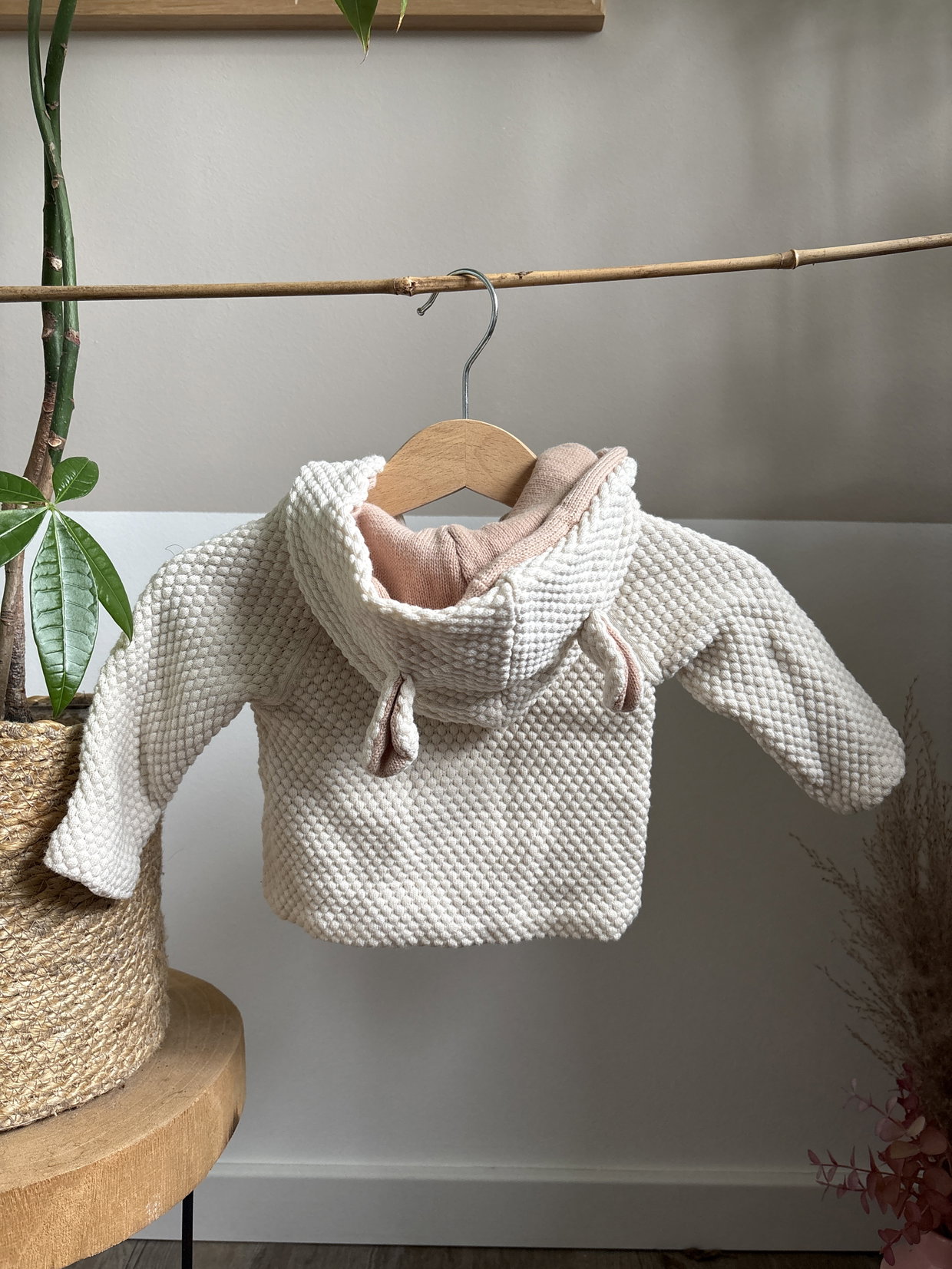 Kaputzen-Strickjacke