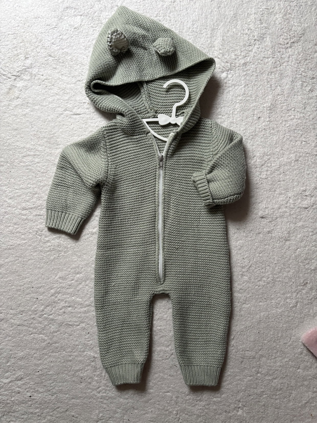 Anzug gestrickt grün