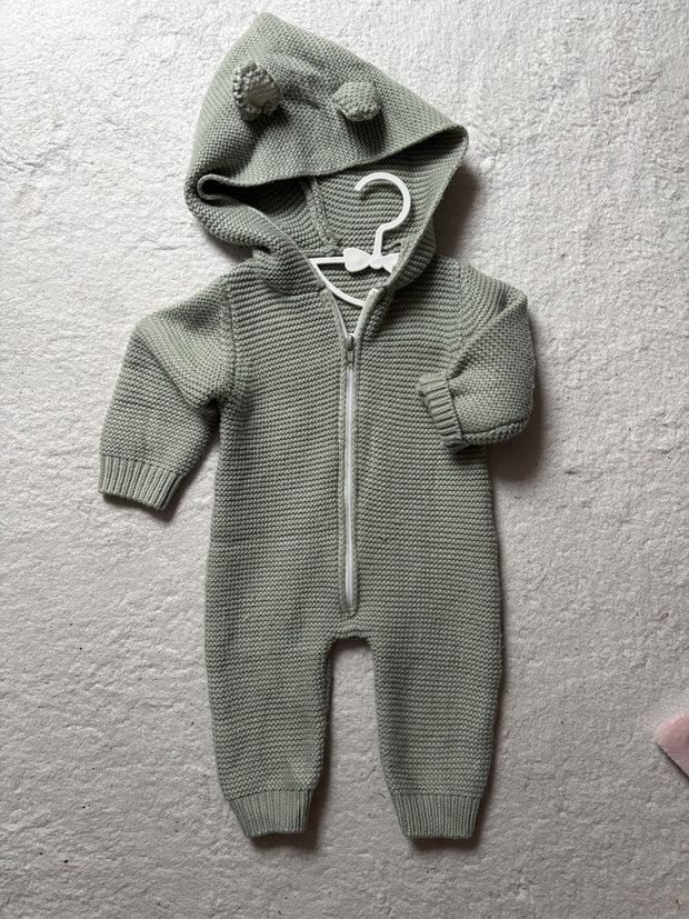 Anzug gestrickt grün