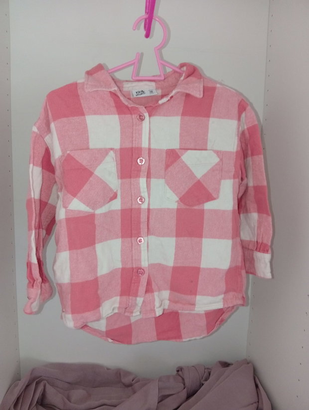 🩷🤍 Kariertes Hemd in Weiß-Rosa – Größe 110