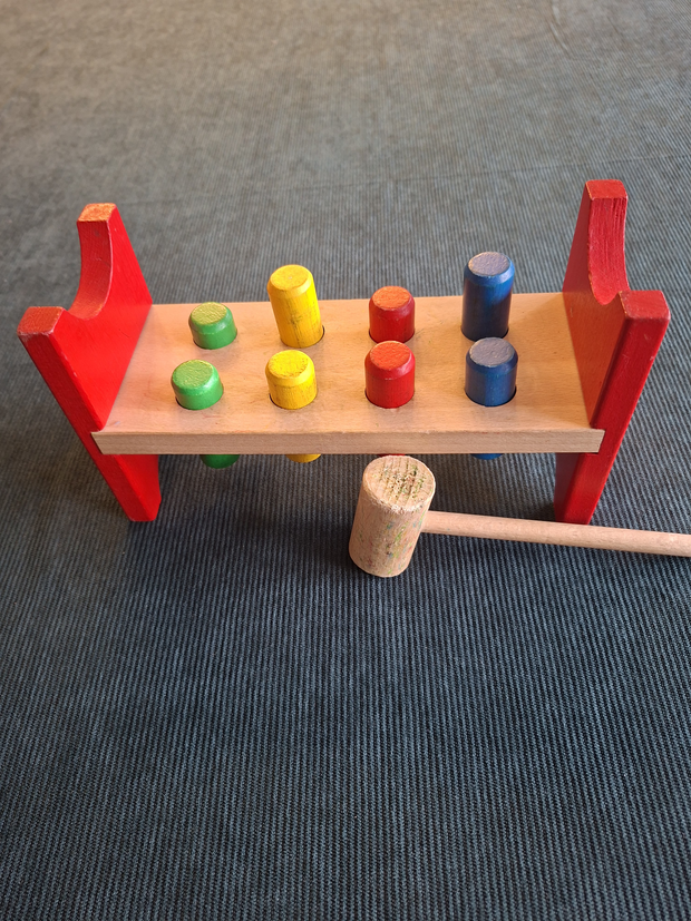Hammerspiel mit Holzstäben