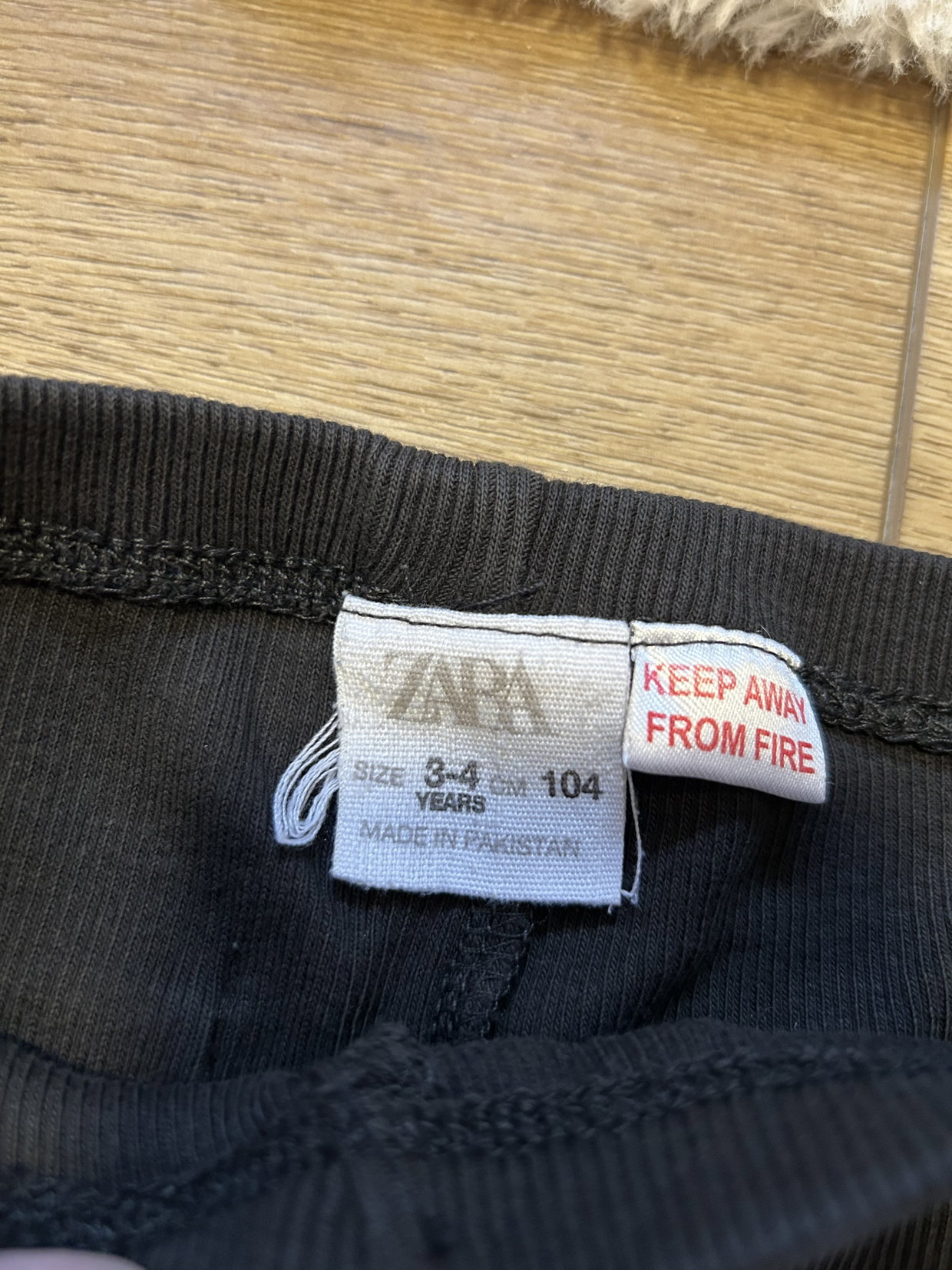 Zara Leggins schwarz 104