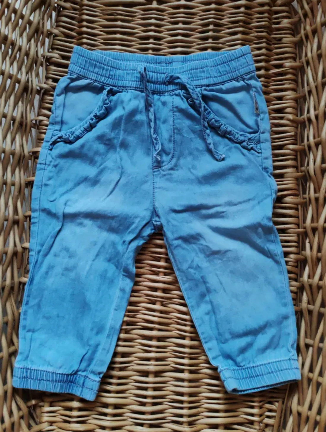 Lockere, leichte Jeans, ungetragen 