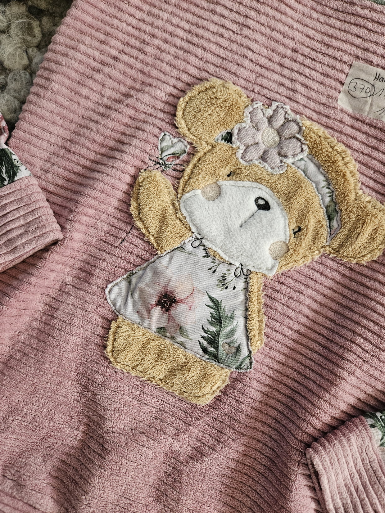 Handmade Langarmshirt mit Stickerei Bär 128/134