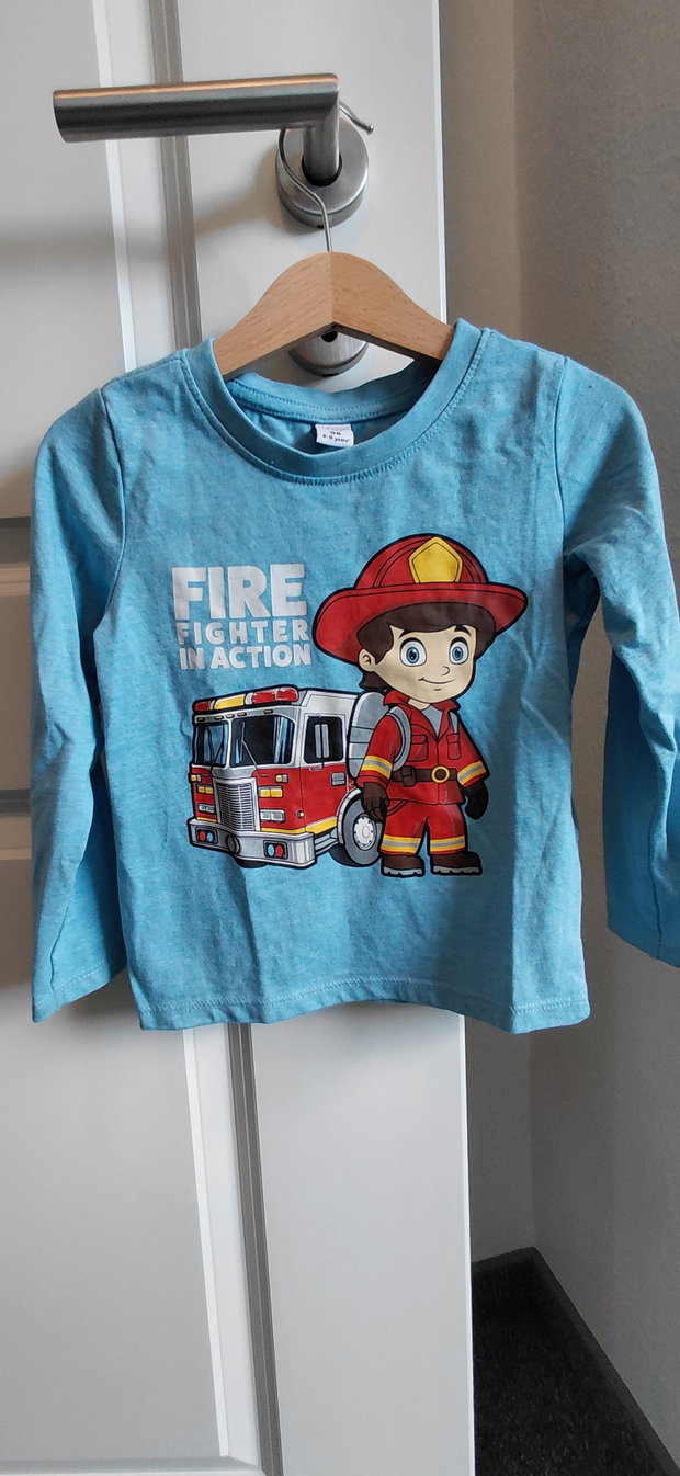 Blaues Feuerwehrshirt