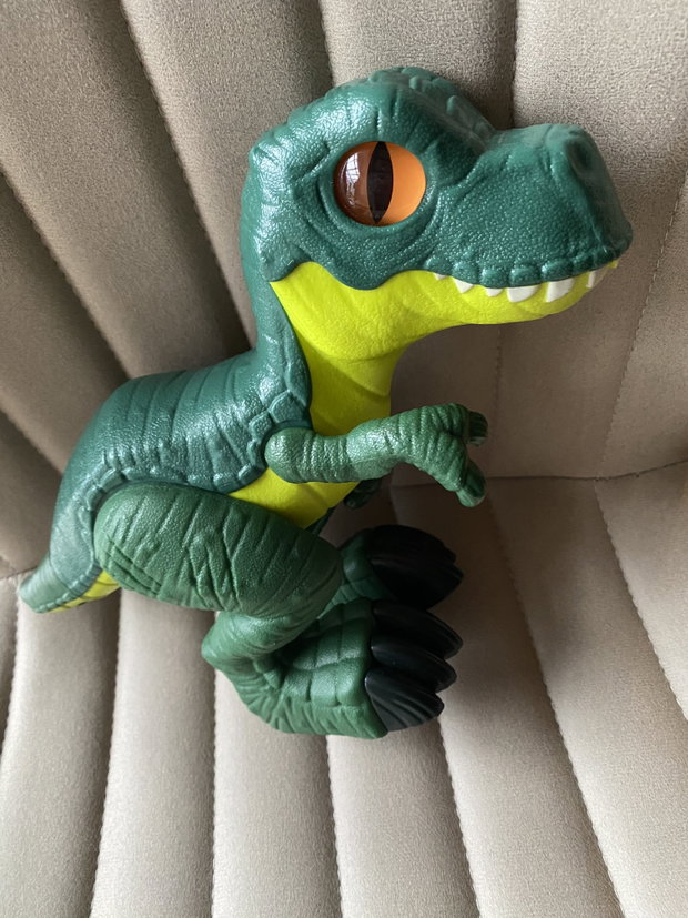 Dino, beweglich