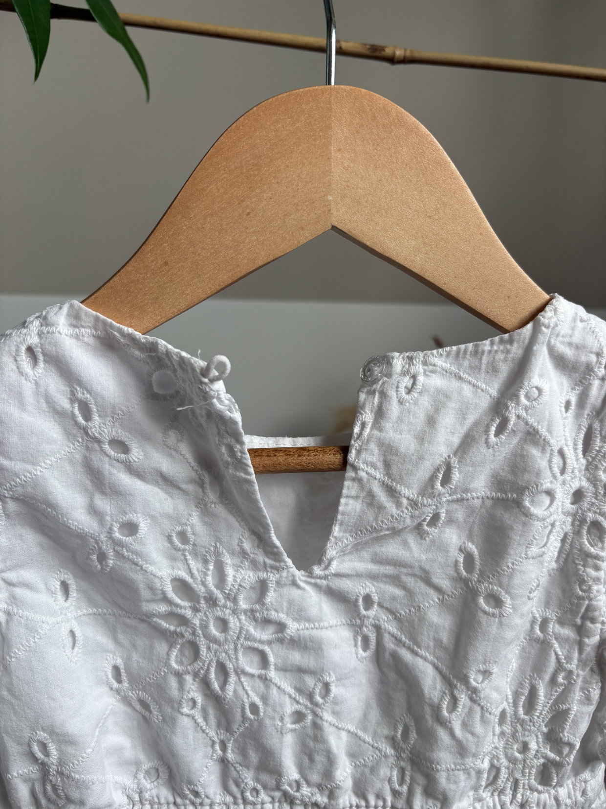 Weißes Kleid