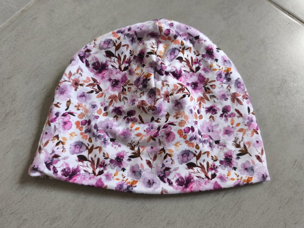 Mütze lila Blumen handmade 