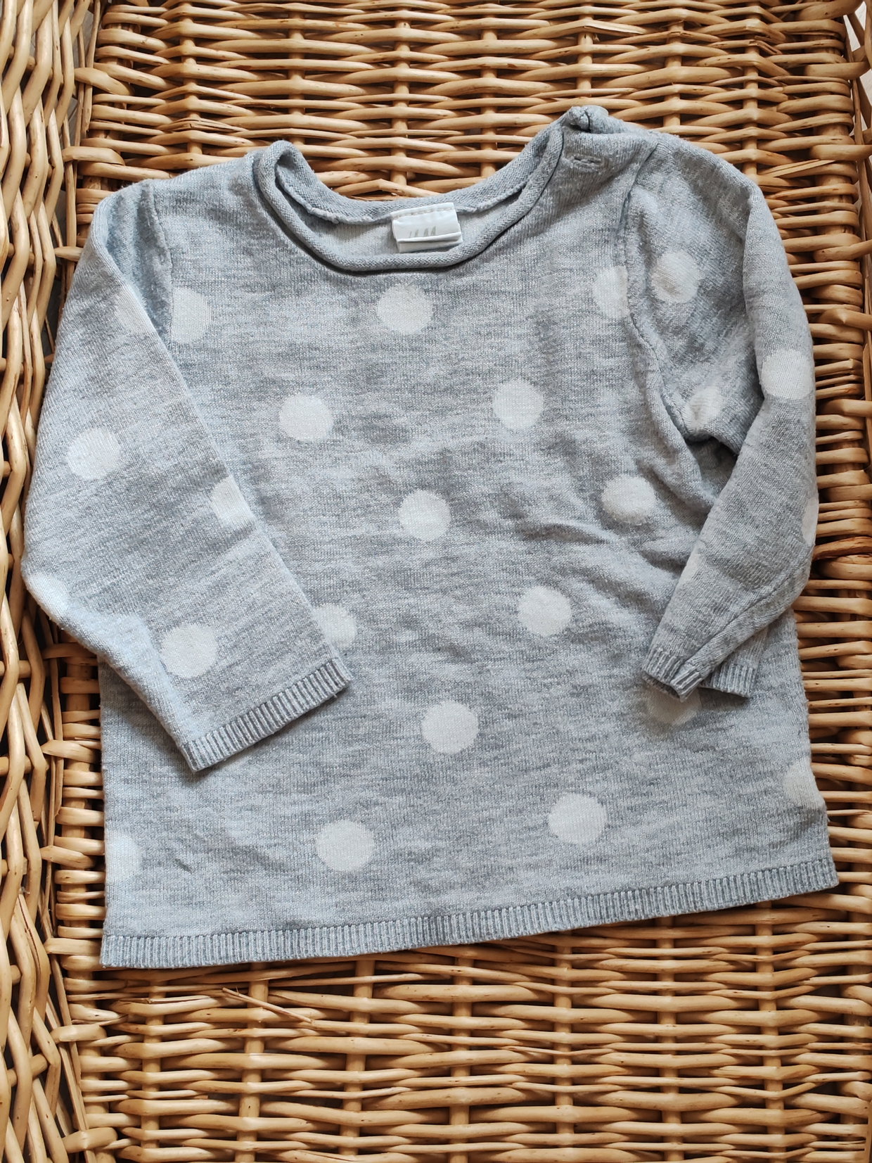 Grauer Pulli Punkte 68