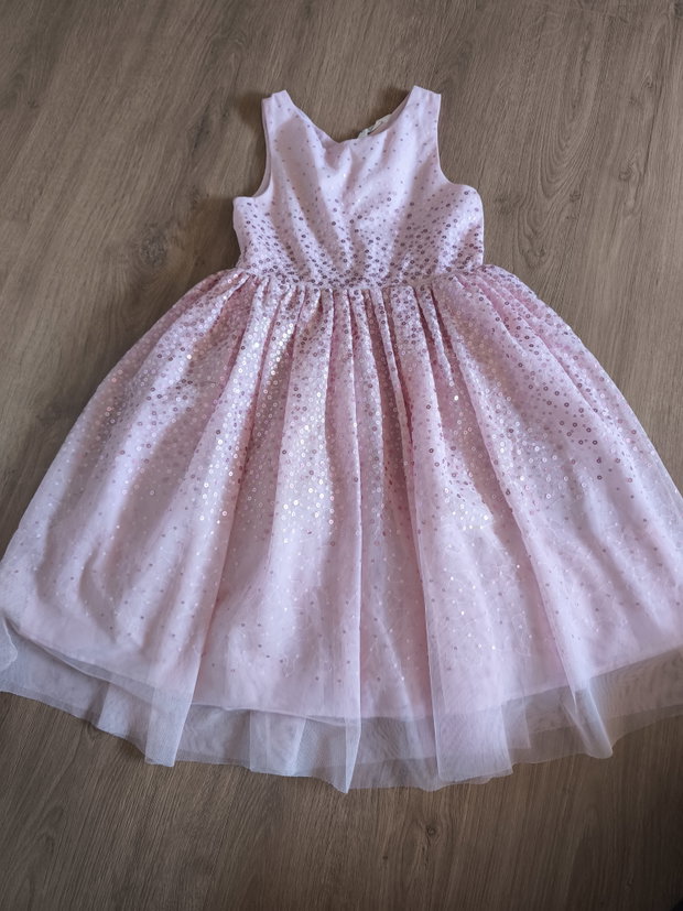 Kleid neuwertig 128