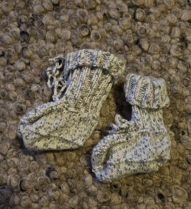 Woll- Strickschuhe grau meliert neu Newborn