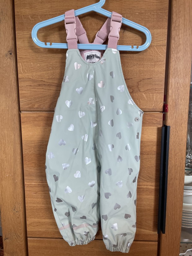 Matschhose mint mit Herzen